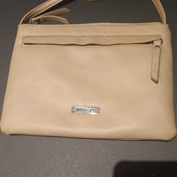 🍀 Faux leather crossbody bag by Roots 🌸🌸 - Picture 2 of 6